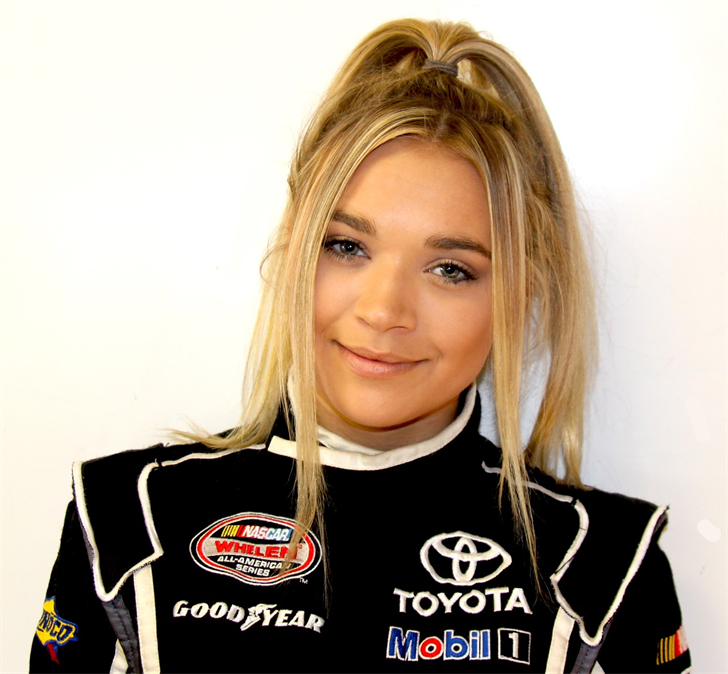 Eagle River native, Natalie Decker, signs with Top National Team WAOW